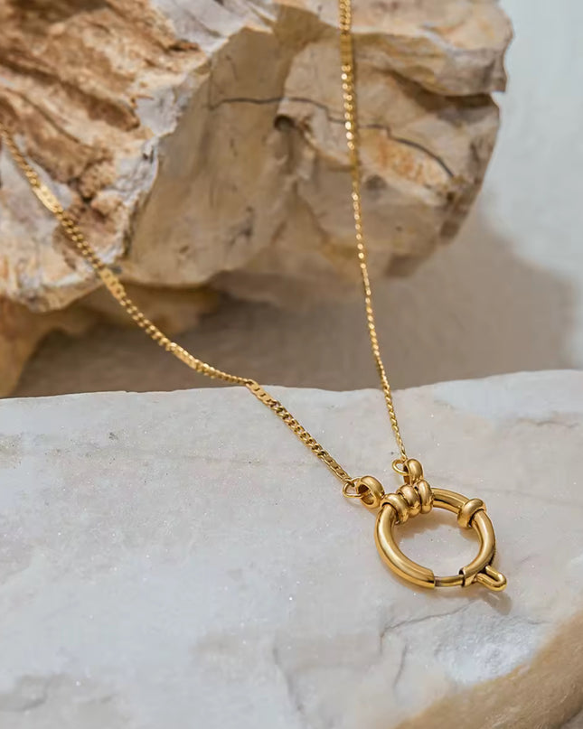 Rita Pendant Necklace