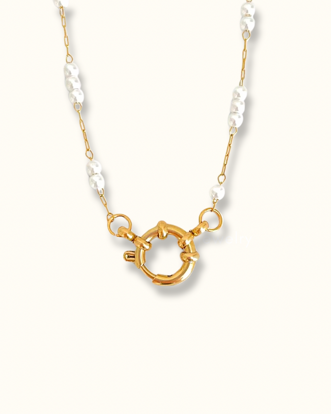 Maggie Pendant Necklace