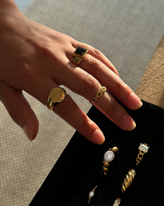 Rays of Love Signet Ring