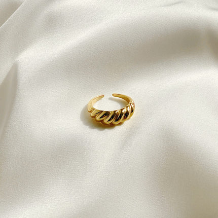 Croissant Dome Ring