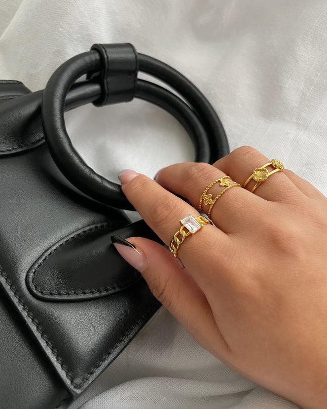 Victoria Clover Ring